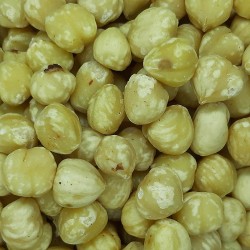 AVELLANA CRUDA REPELADA